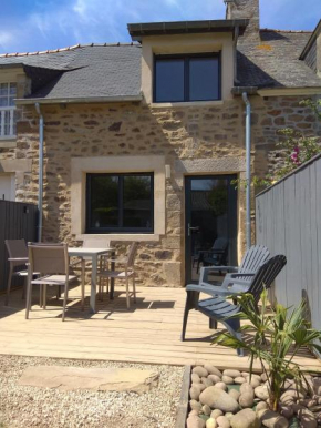 Maison WIFI entre CAP FREHEL et SAINT MALO 1km PLAGE 5min GR34 Wifi Jardin Vélos 